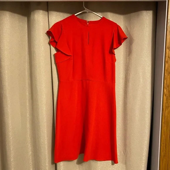 Riley & Rae Res Gwyn Ruffle Sleeve Moss Dress - Picture 2 of 6